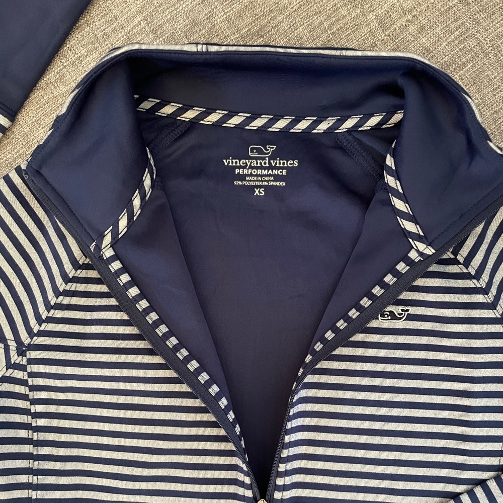 Vineyard Vines ladies’ 1/4 zip pullover jersey “monkey paws” ultra soft NWOT